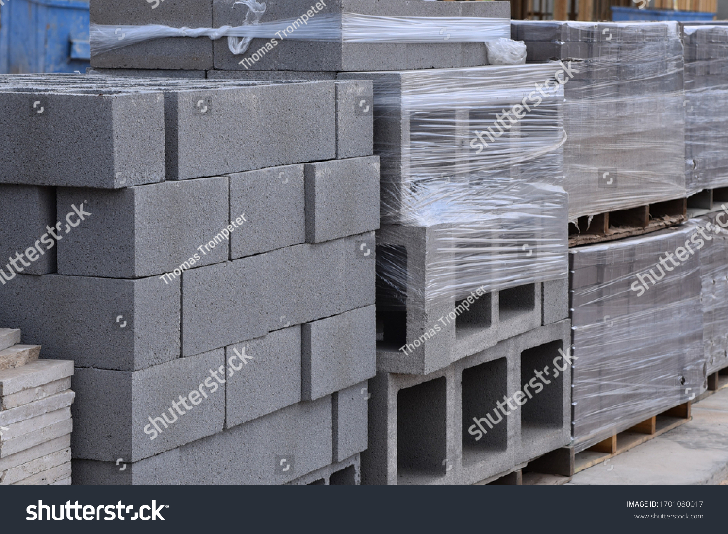 Cement Blocks On Pallets Wall Construction Stock Photo 1701080017 ...