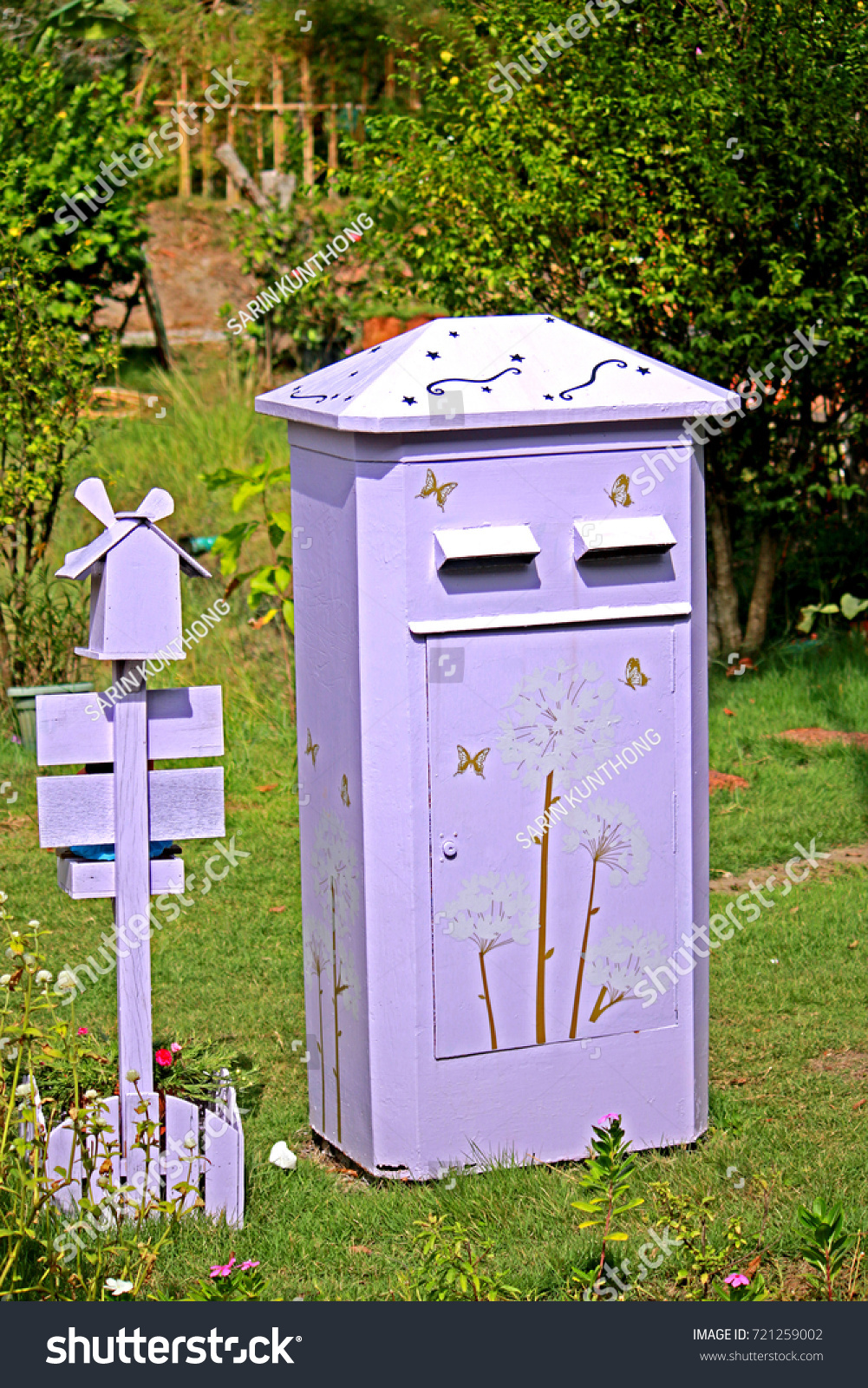 Chacheanfsowthailandjuly 25 Decorative Post Box Birdhouse Stock