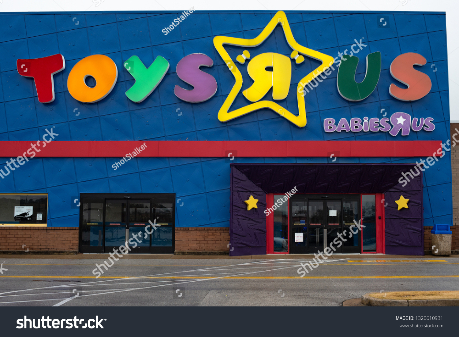 toysrus hamilton