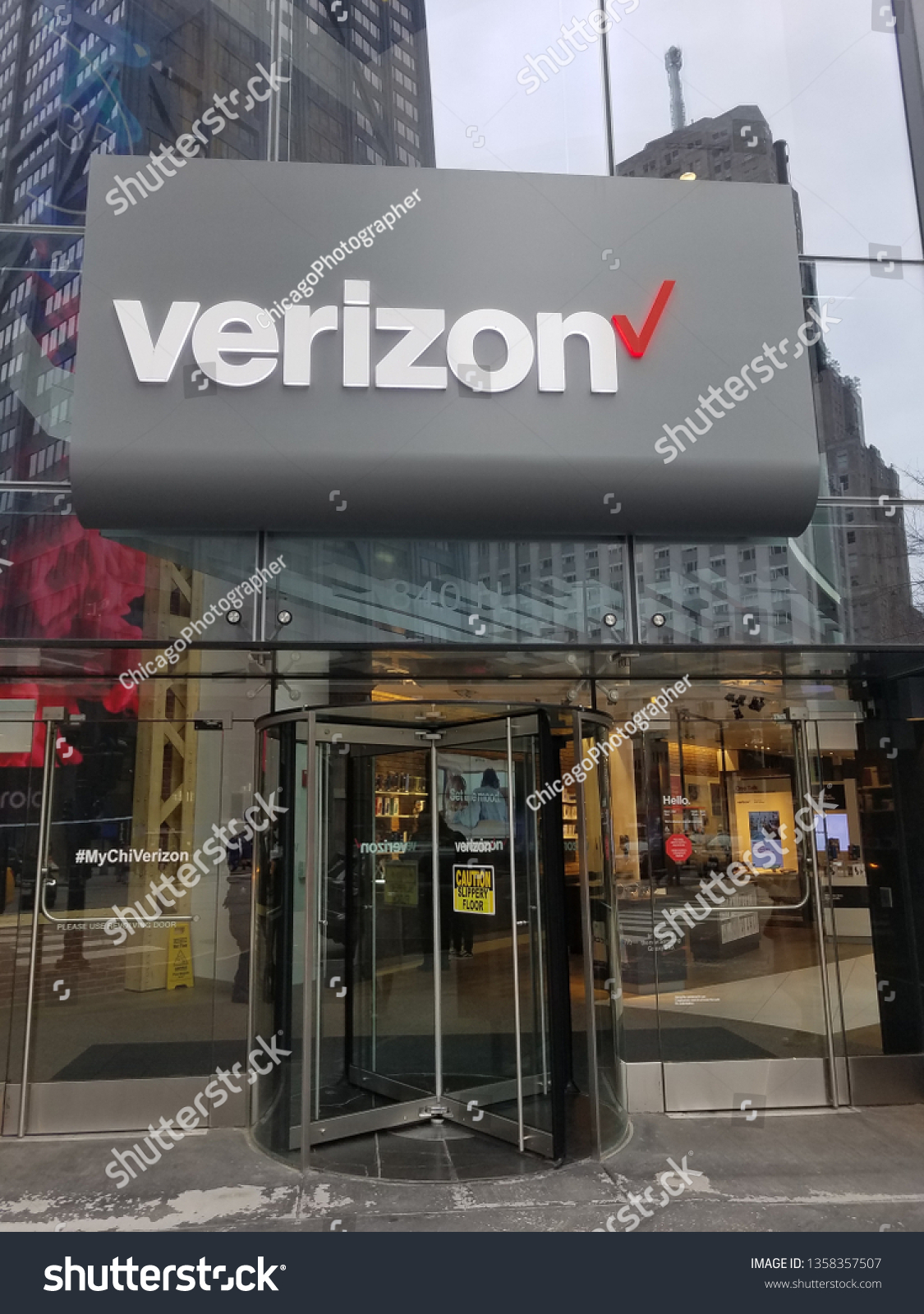 Chicago Il March 24 2019 Verizon Stock Photo Edit Now 1358357507