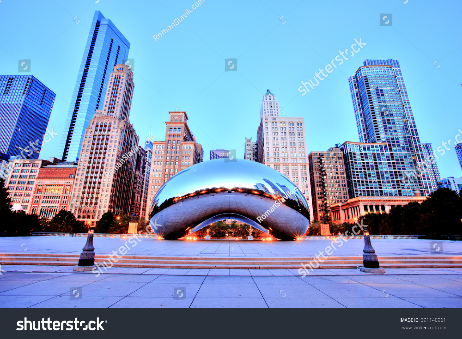 Chicago September 3 Cloud Gate Millennium Stock Photo (Edit Now) 391140961