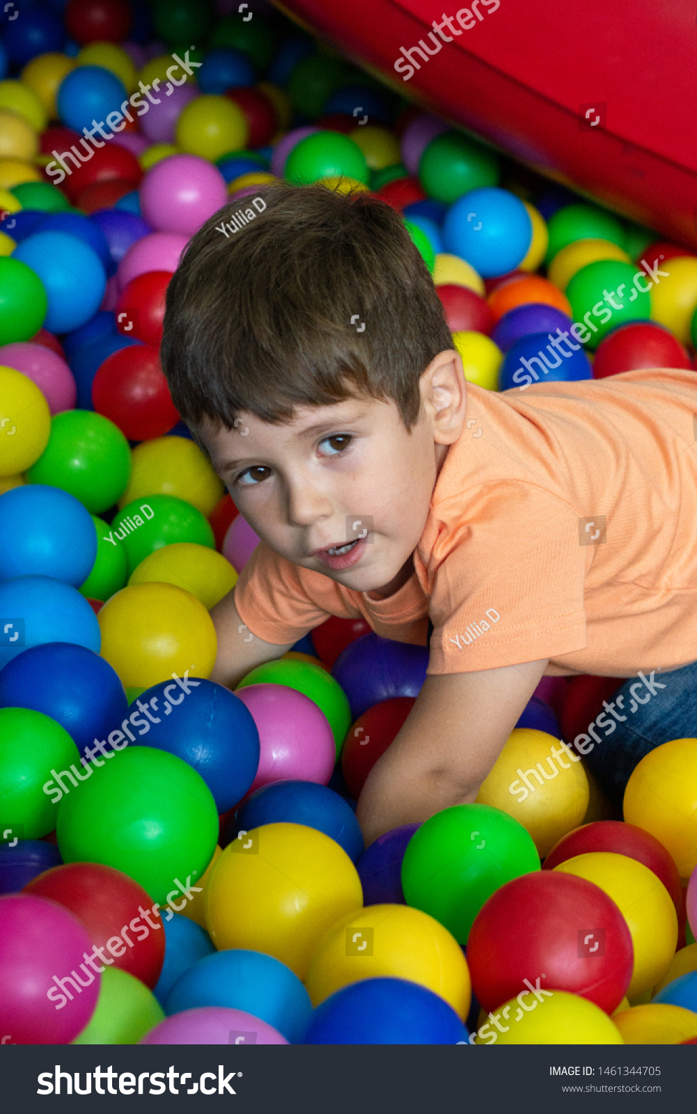 kid active ball pit