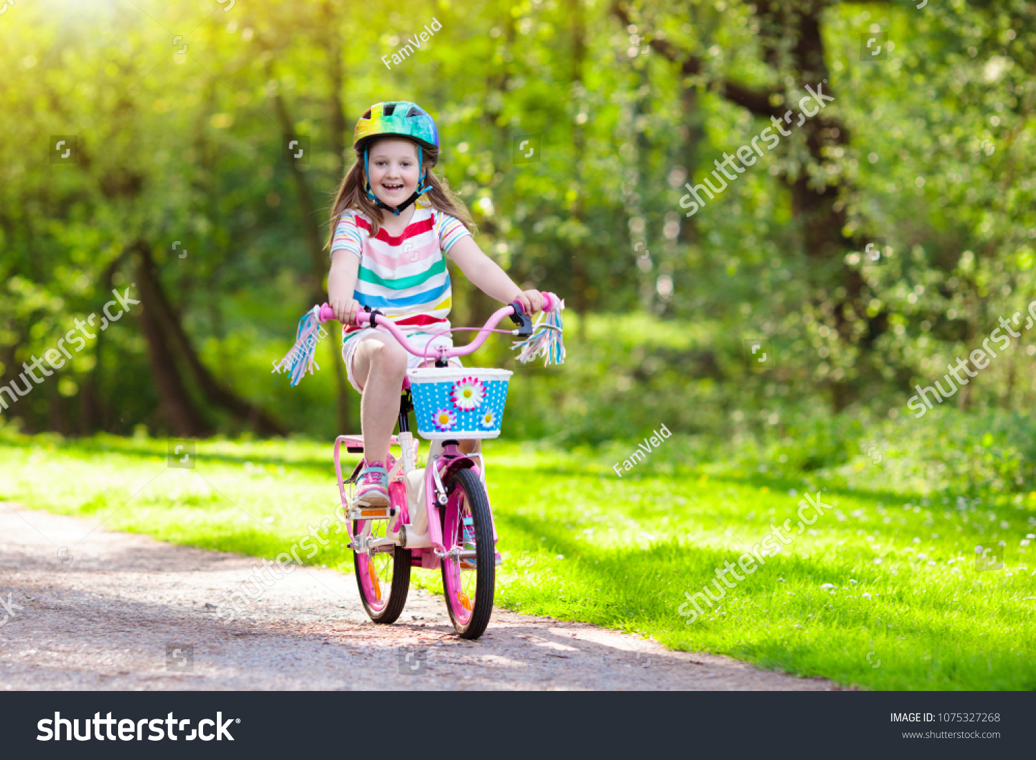 how old to ride a bike without training wheels