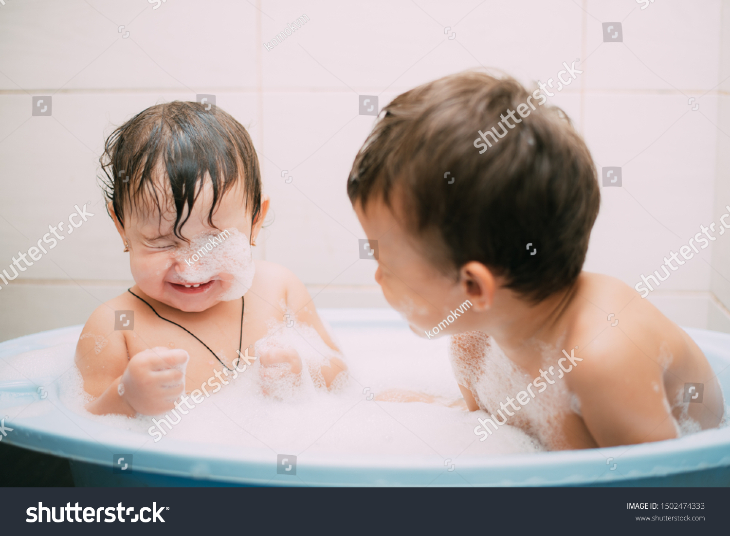 Play Play in the Tub