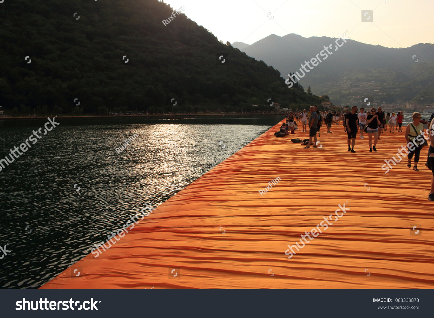 Christo Jeanne Claude Floating Piers Iseo Stock Photo Edit Now