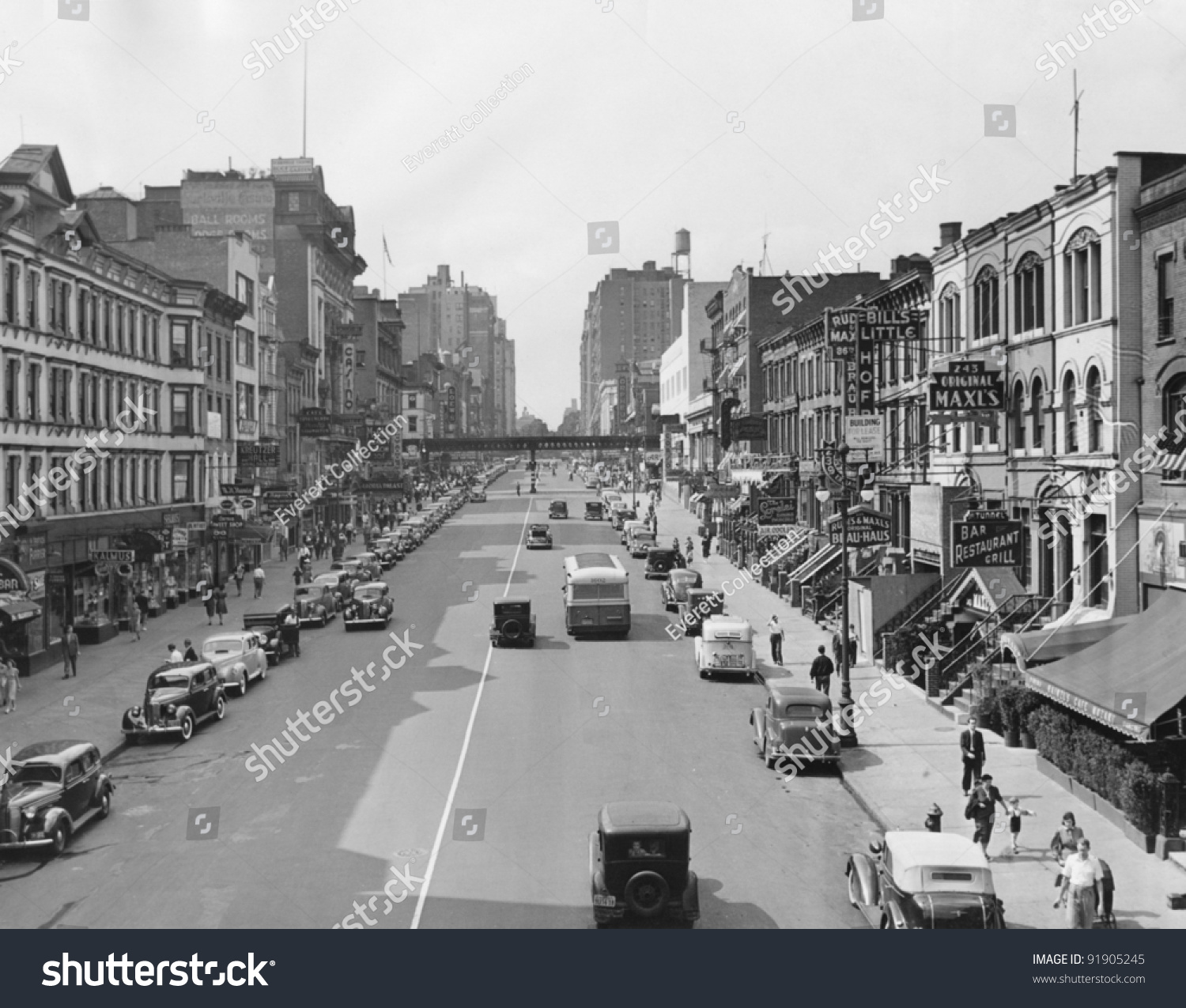 Cityscape Of E. 86th Street In 1930s New York Stock Photo 91905245 ...