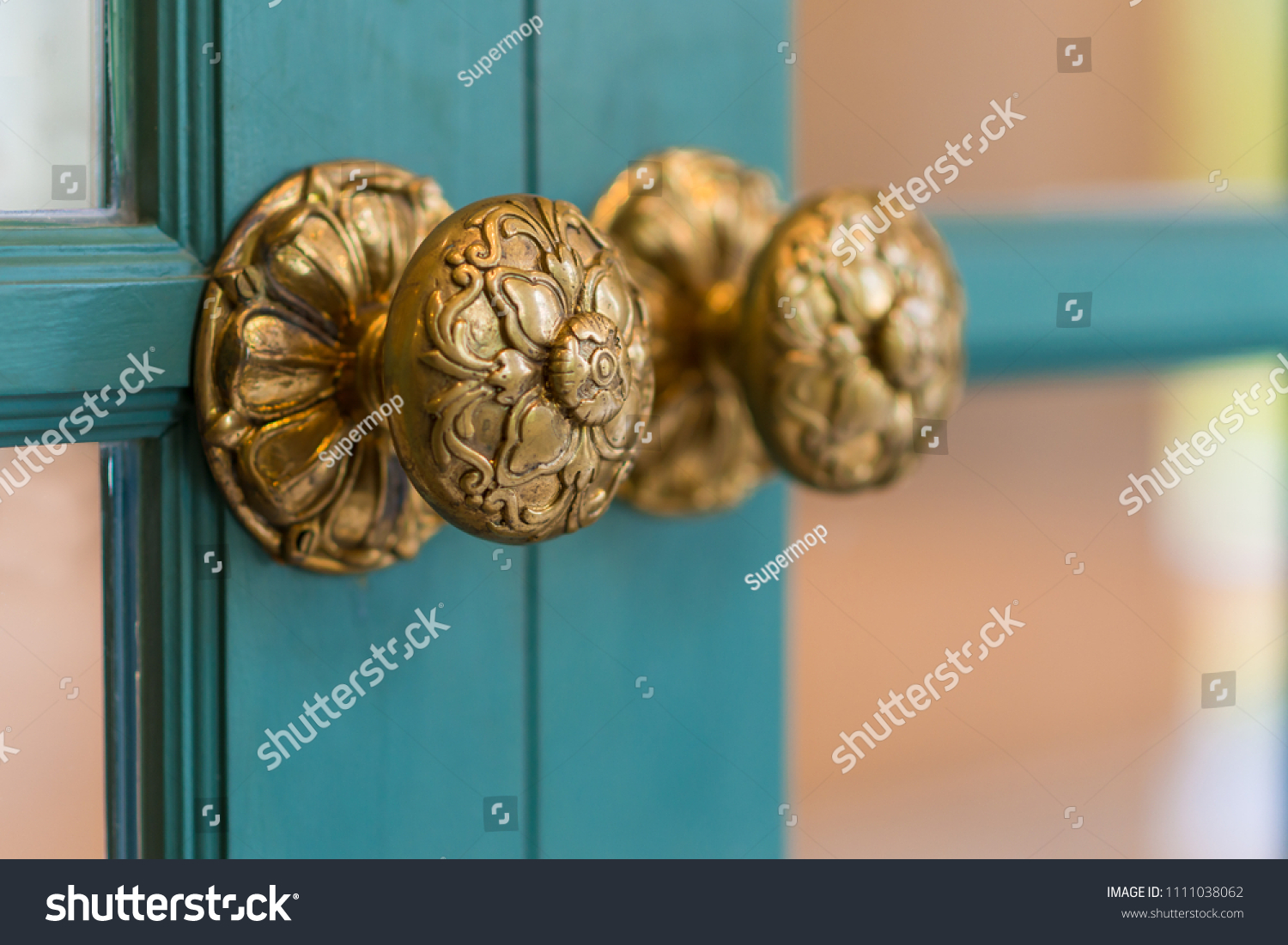 Brass door handle Images, Stock Photos & Vectors | Shutterstock