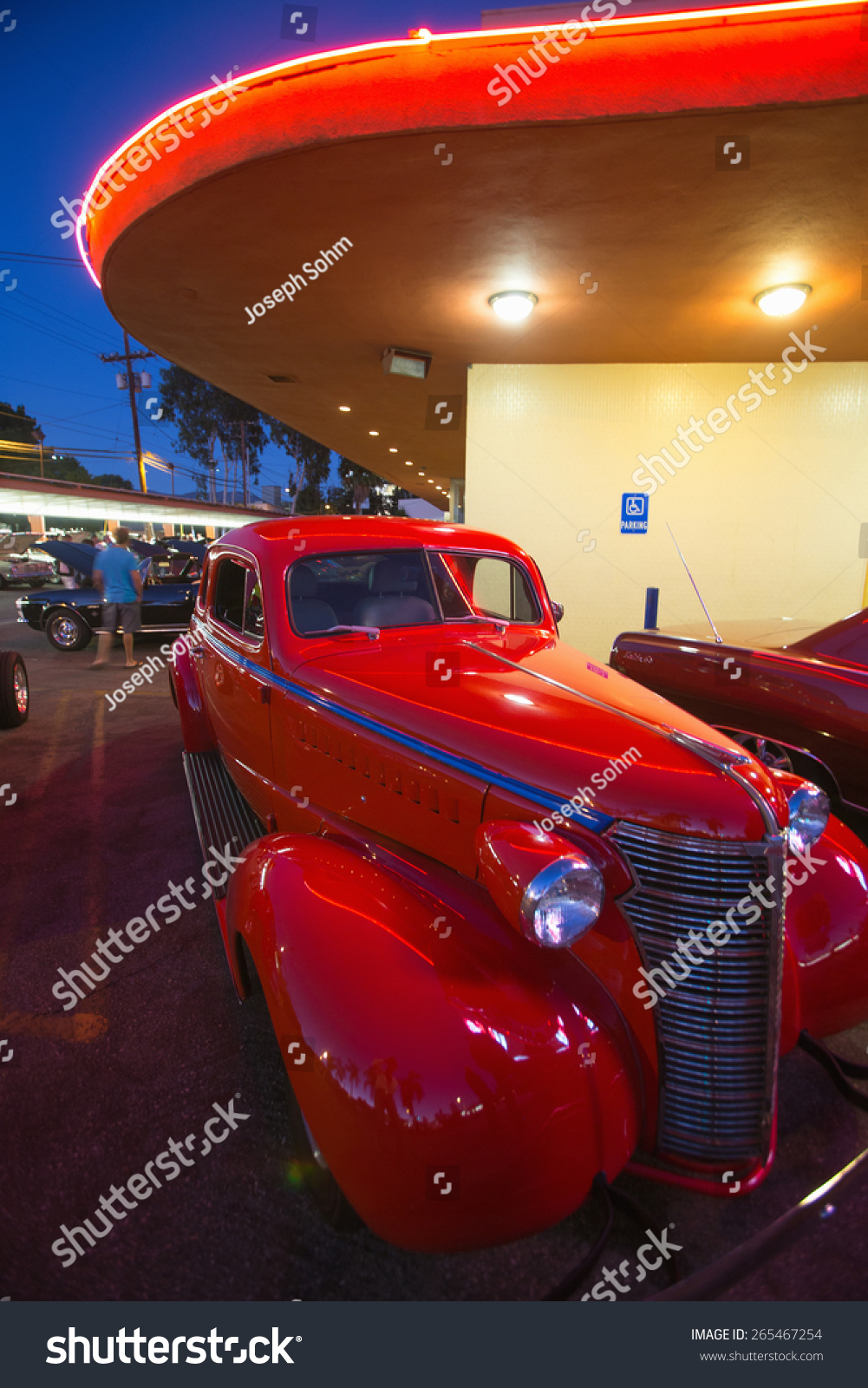 Classic Cars And Hot Rods At 1950'S Diner, Bob'S Big Boy, Riverside ...