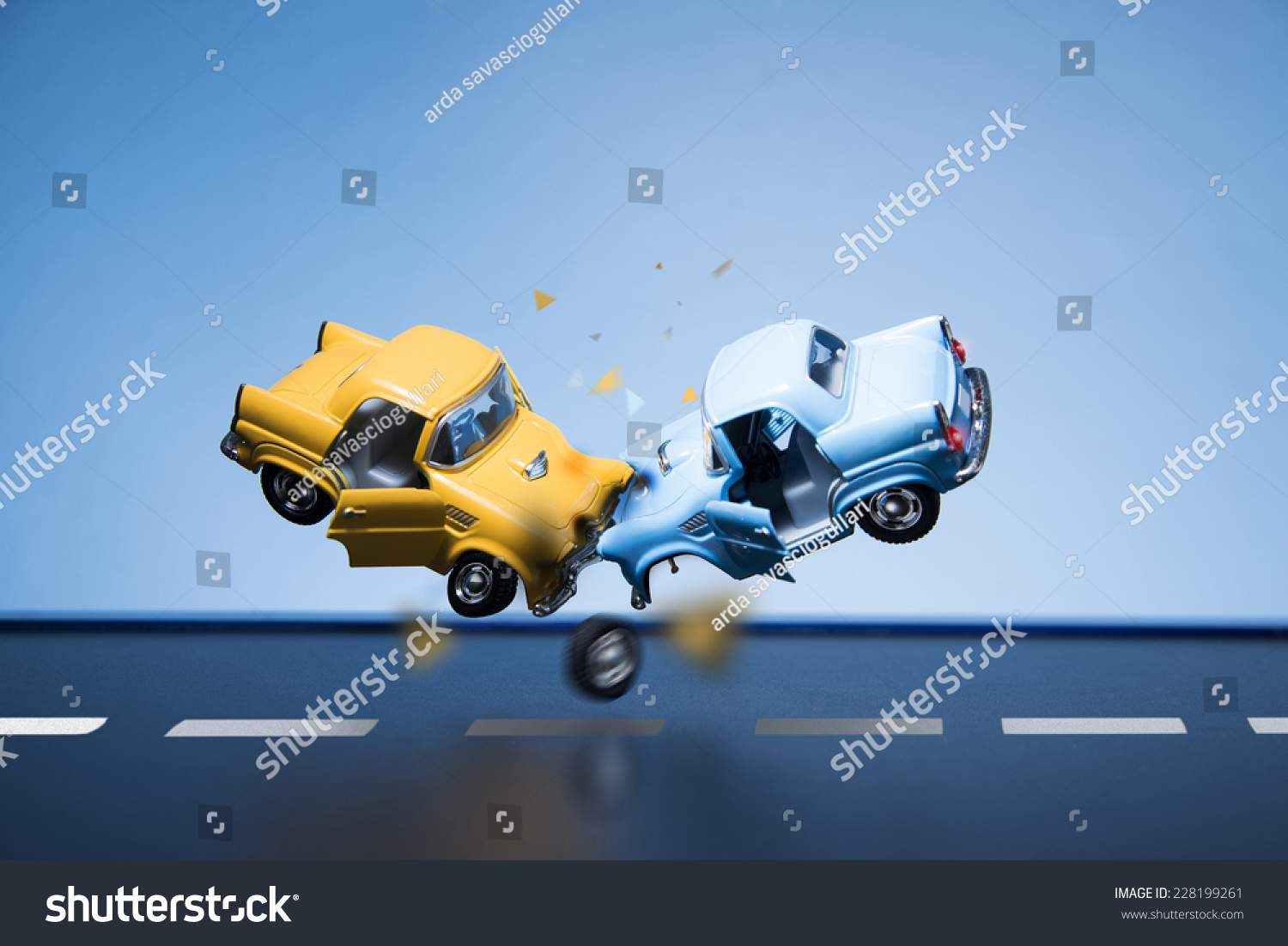 mercedes toy car crash