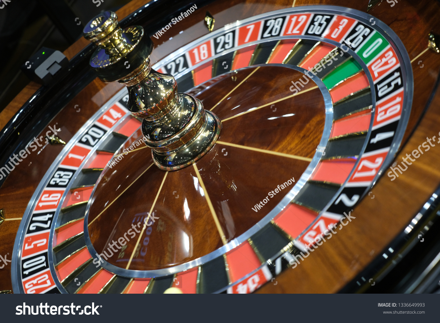 Authentic roulette wheel