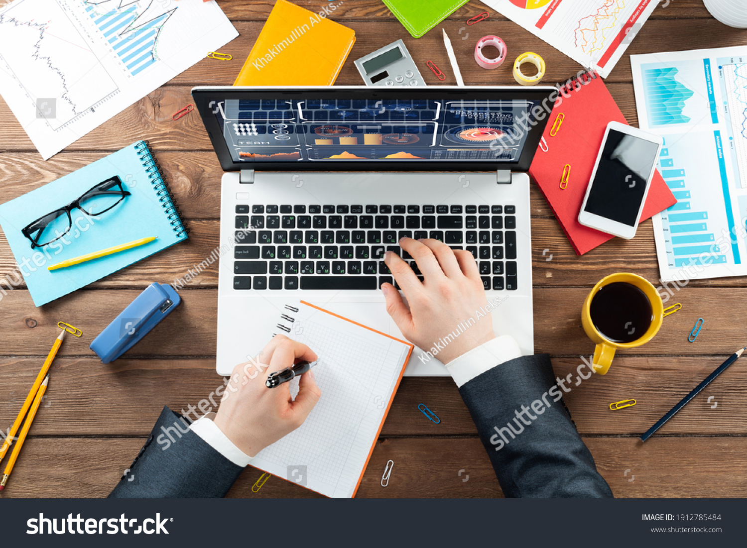 144,192 Office work accessories Stock Photos, Images & Photography ...