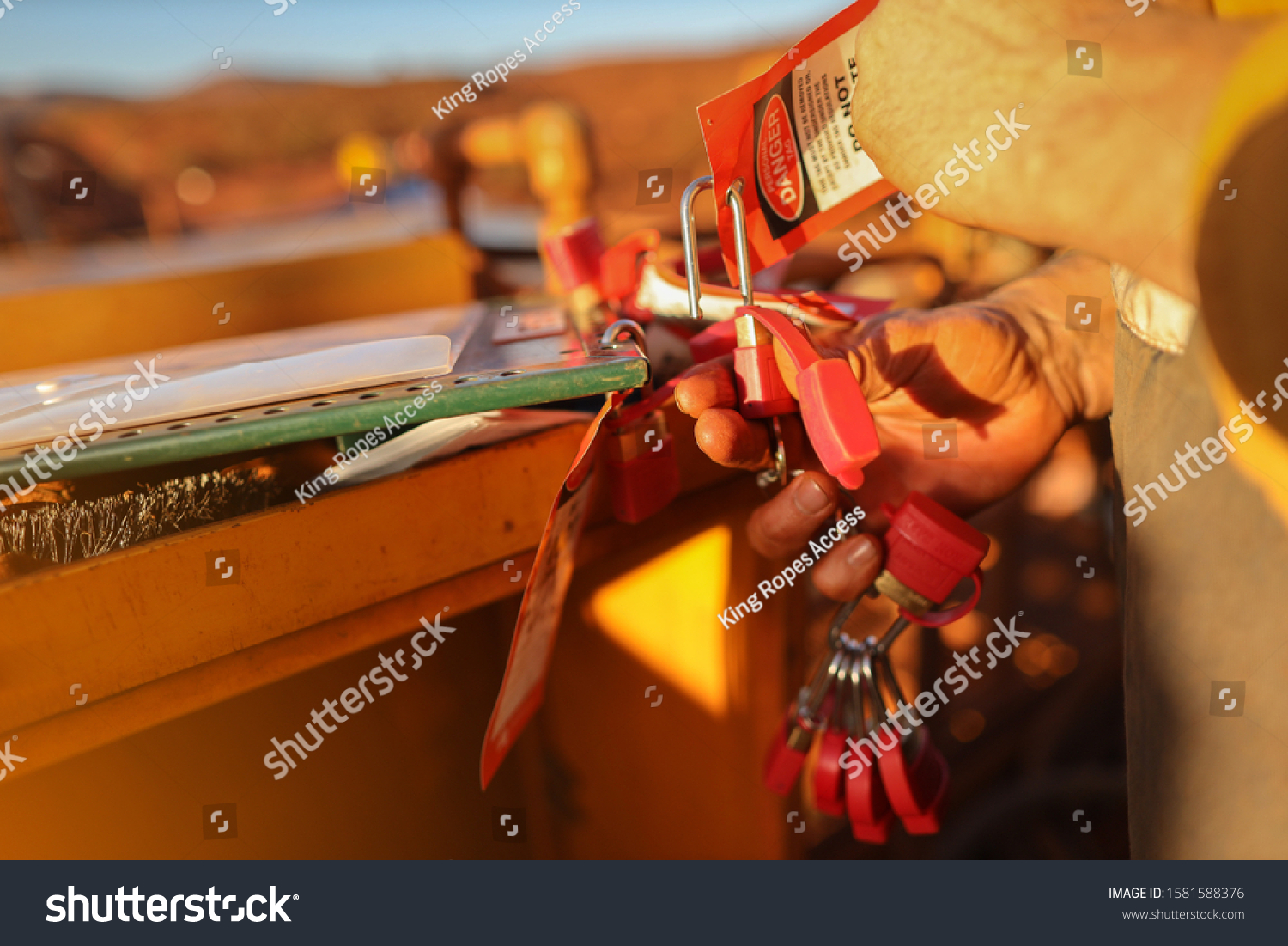 Personal Danger Tag Images Stock Photos Vectors Shutterstock