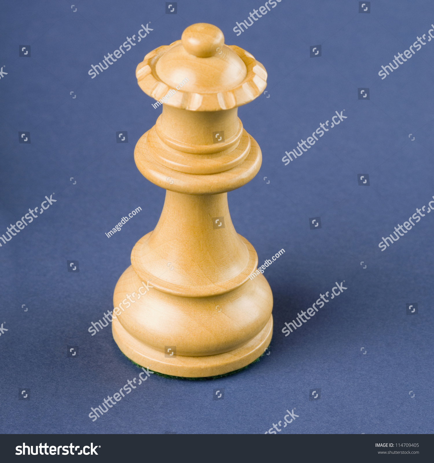 Closeup White Queen Chess Piece Stock Photo 114709405 - Shutterstock