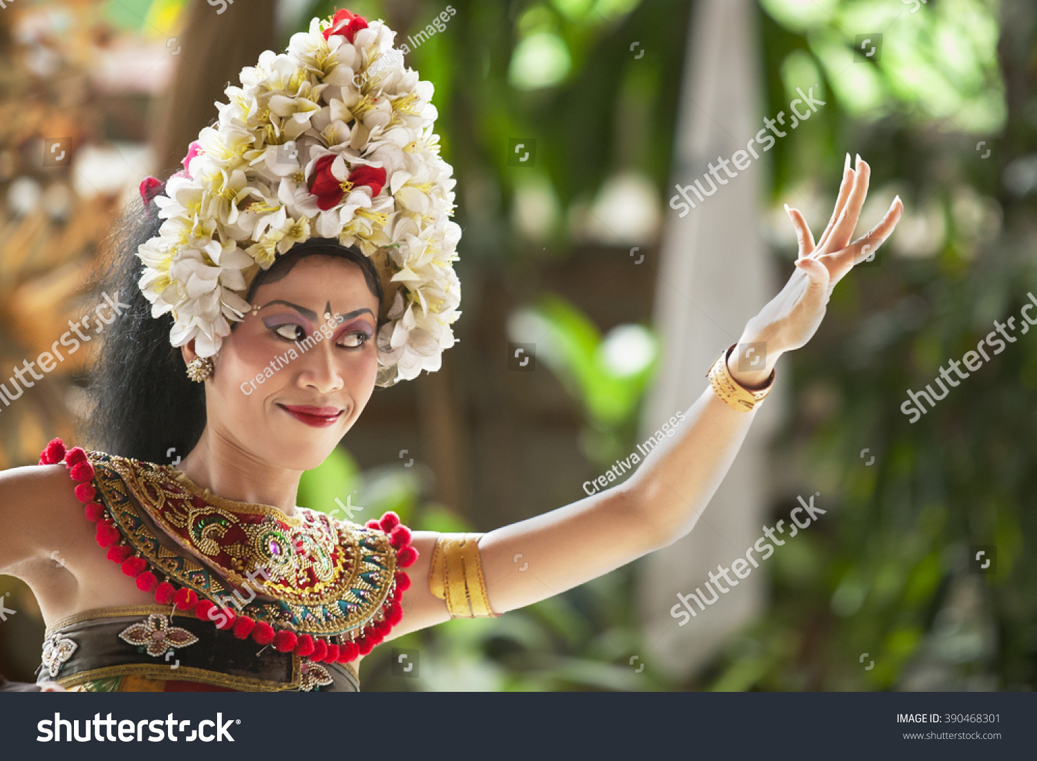 3,275 Barong dance costume Images, Stock Photos & Vectors | Shutterstock