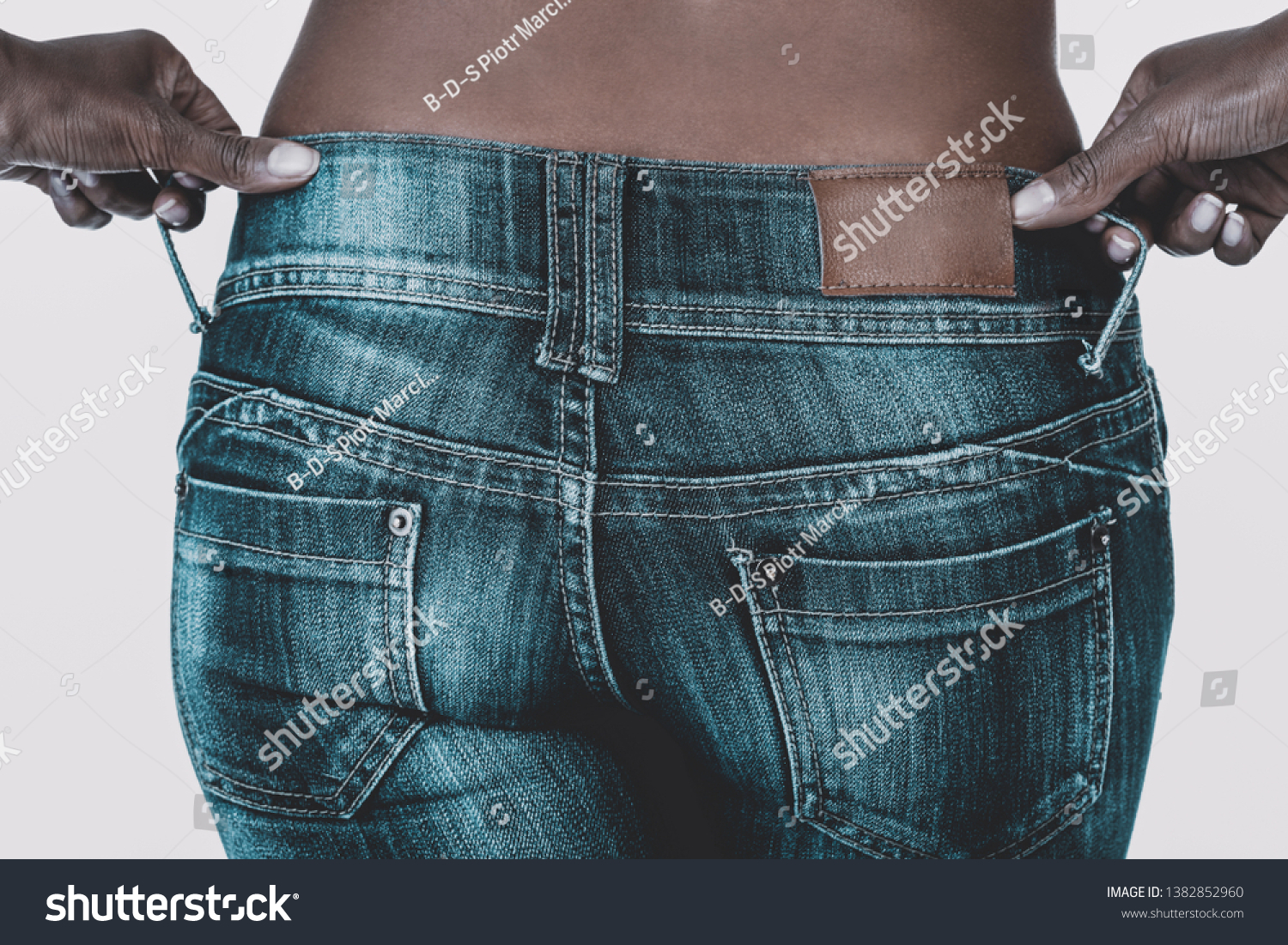 bottom chain jeans