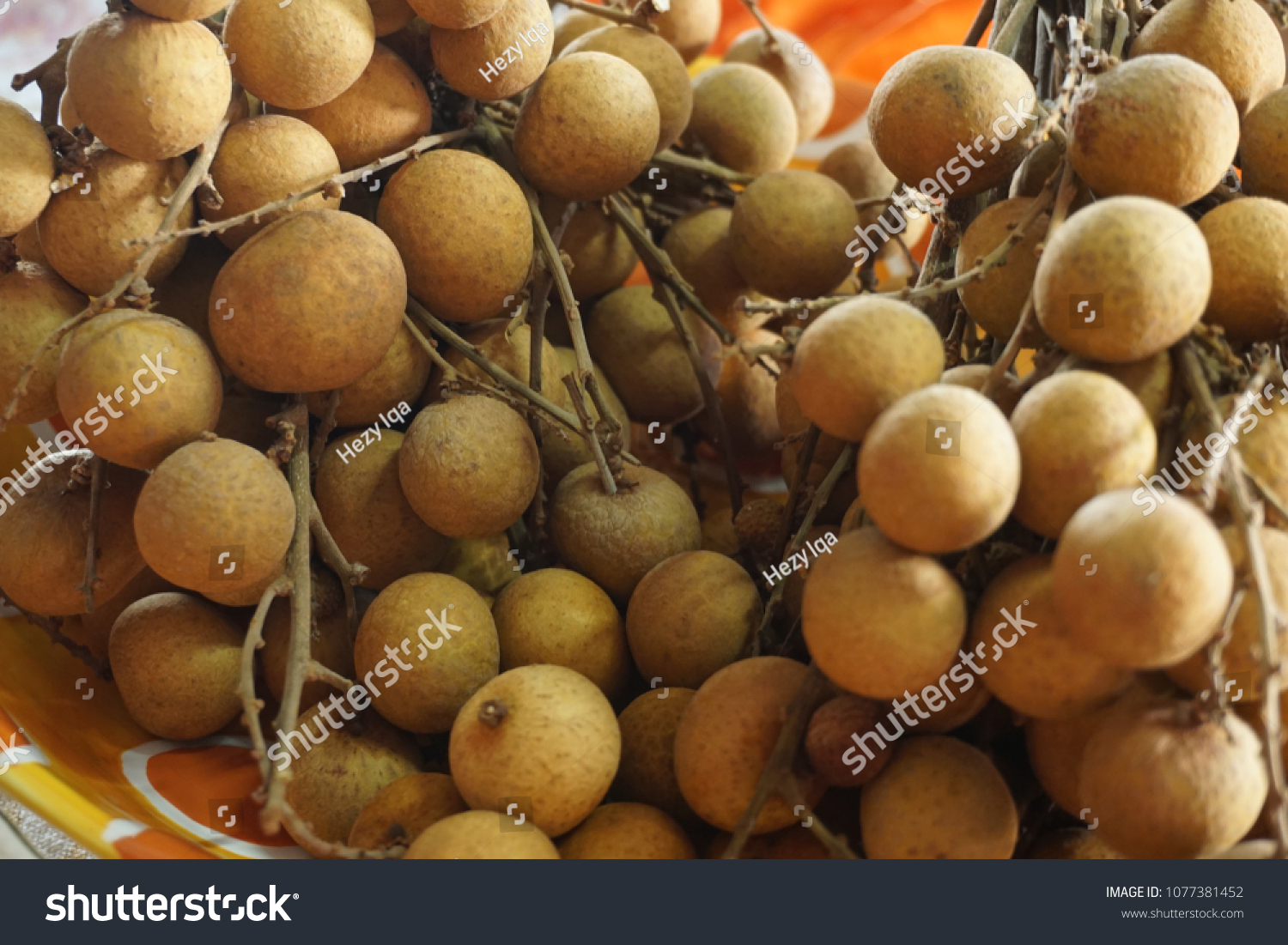 Close Buah Mata Kucing Longan Plate Stock Photo Edit Now 1077381452