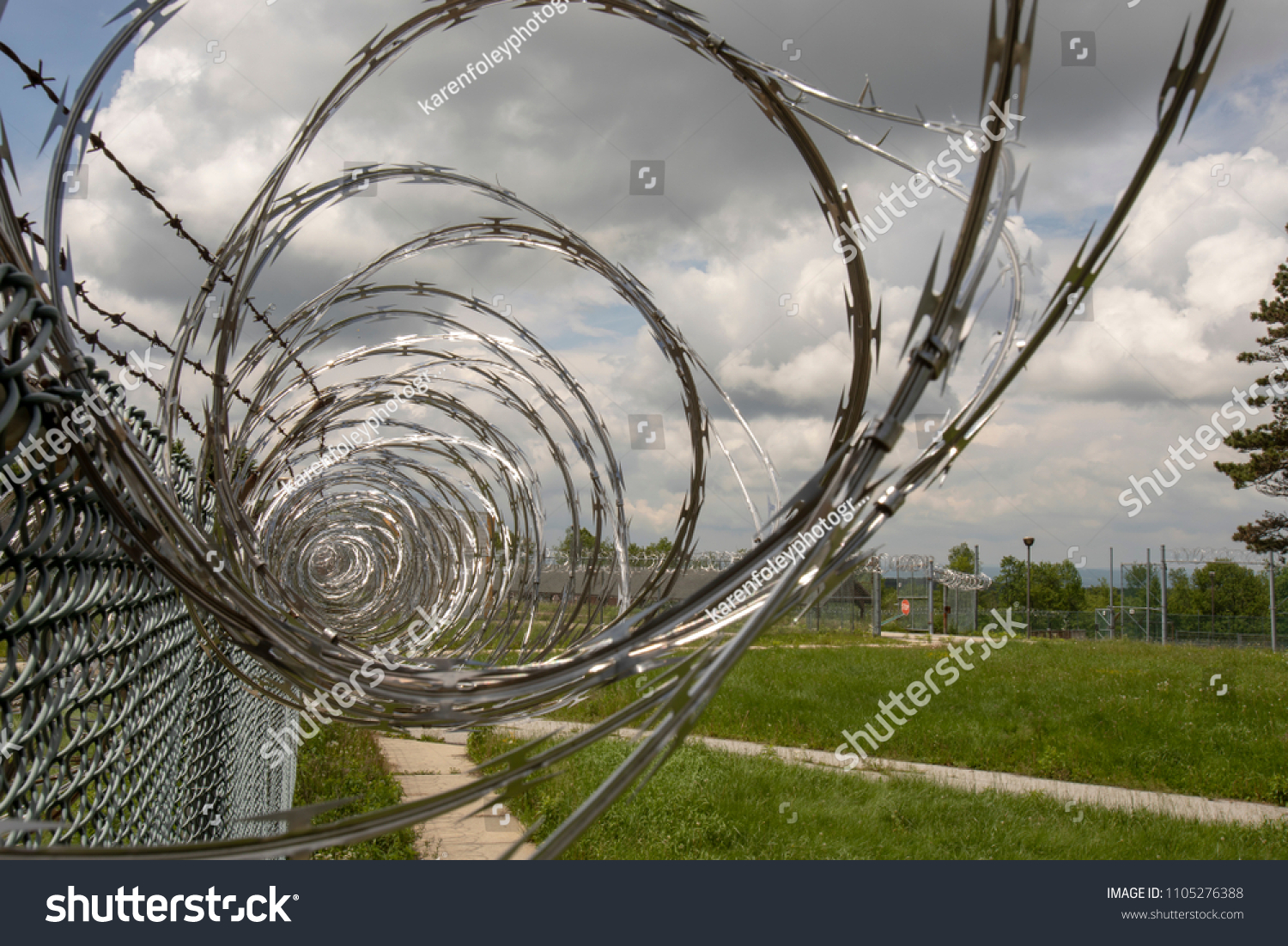 razor wire band