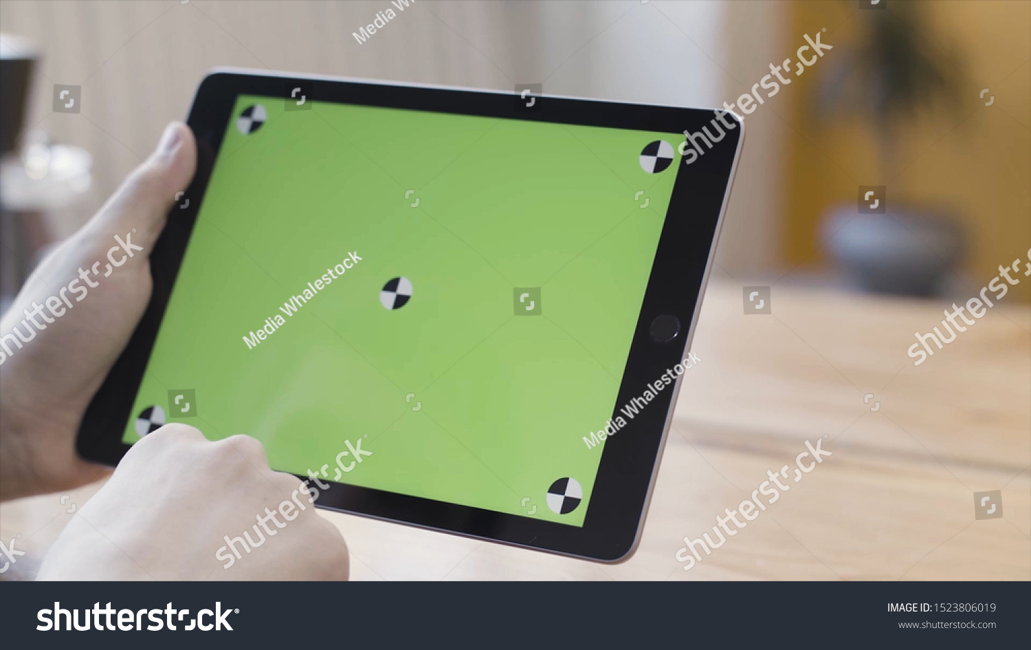 870 Ipad green screen Images, Stock Photos & Vectors | Shutterstock