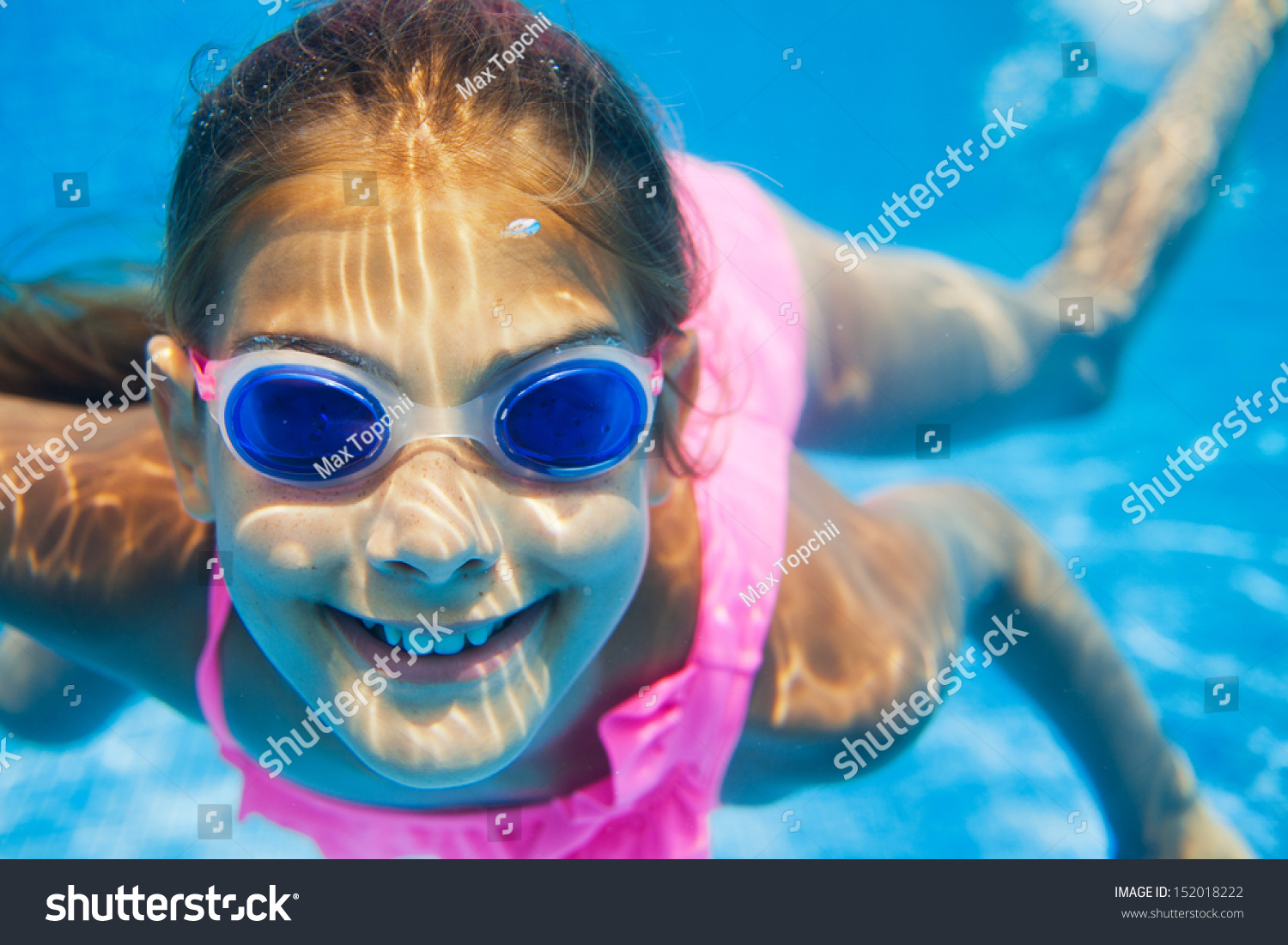 Closeup Portrait Cute Girl Swimming Underwater Stock Photo 152018222 ...