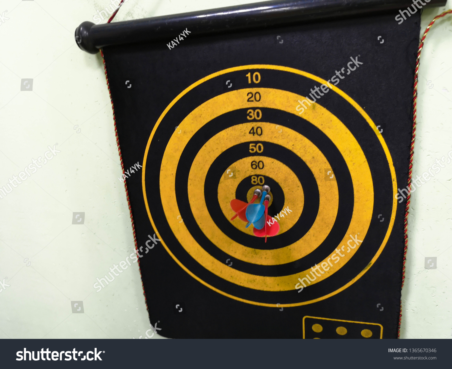 Close Shot Dart Board Darts Arrow Stock Photo 1365670346 | Shutterstock