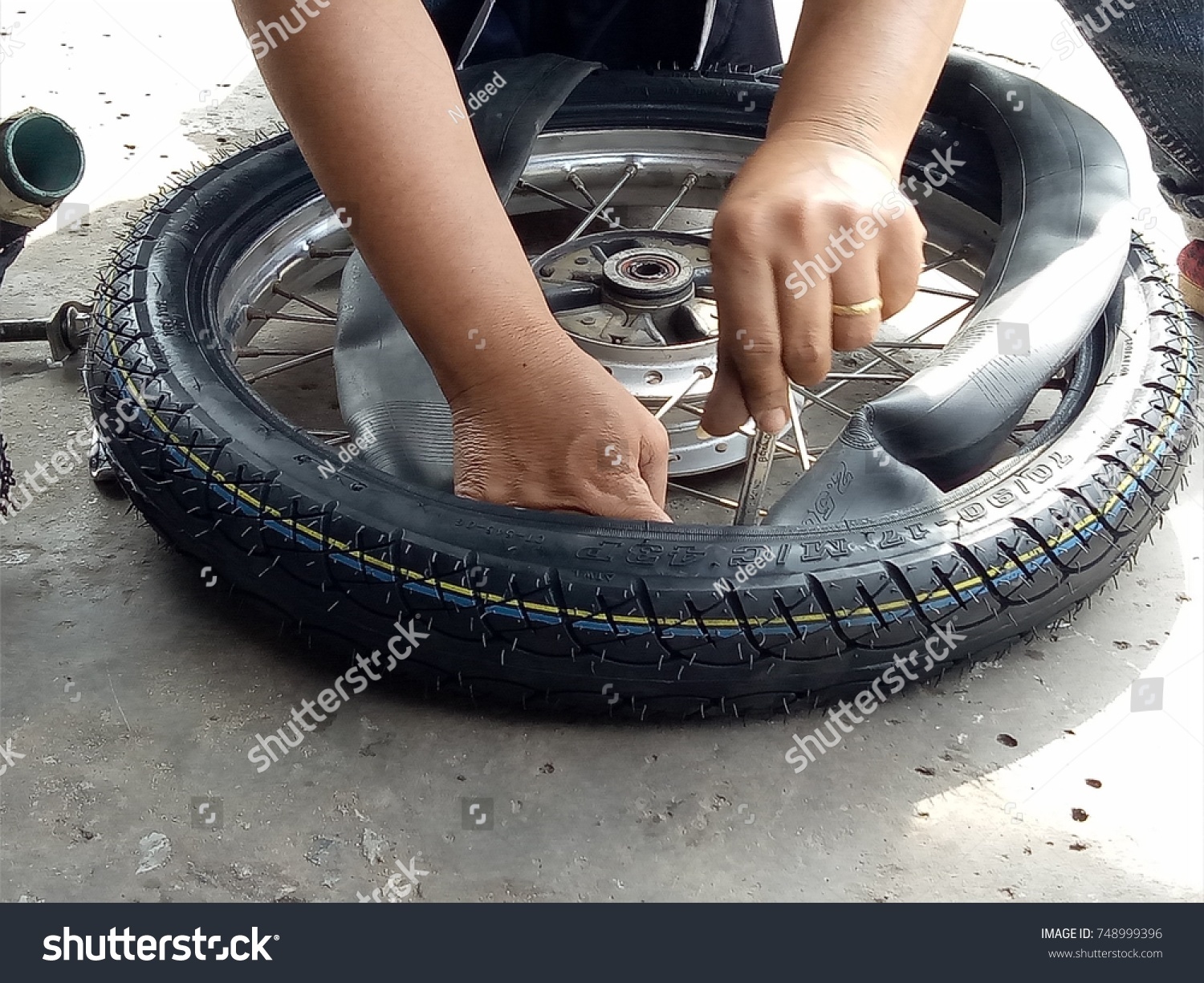 changing an inner tube
