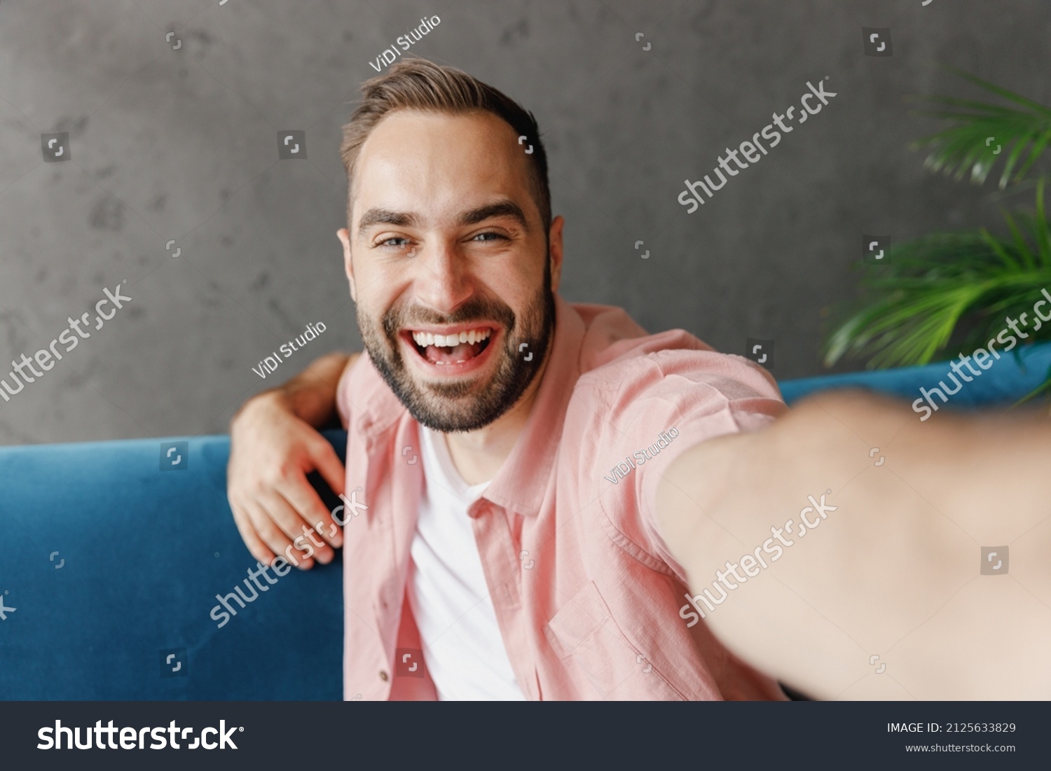  74,208 imágenes de Sitting selfie - Imágenes, fotos y vectores de stock ...