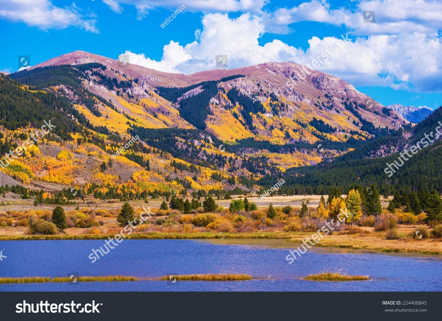 Colorado Autumn. Colorful Colorado Mountains Fall Foliage And The Lake ...