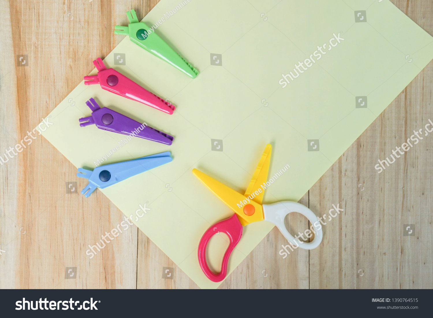 scissors with different shapes