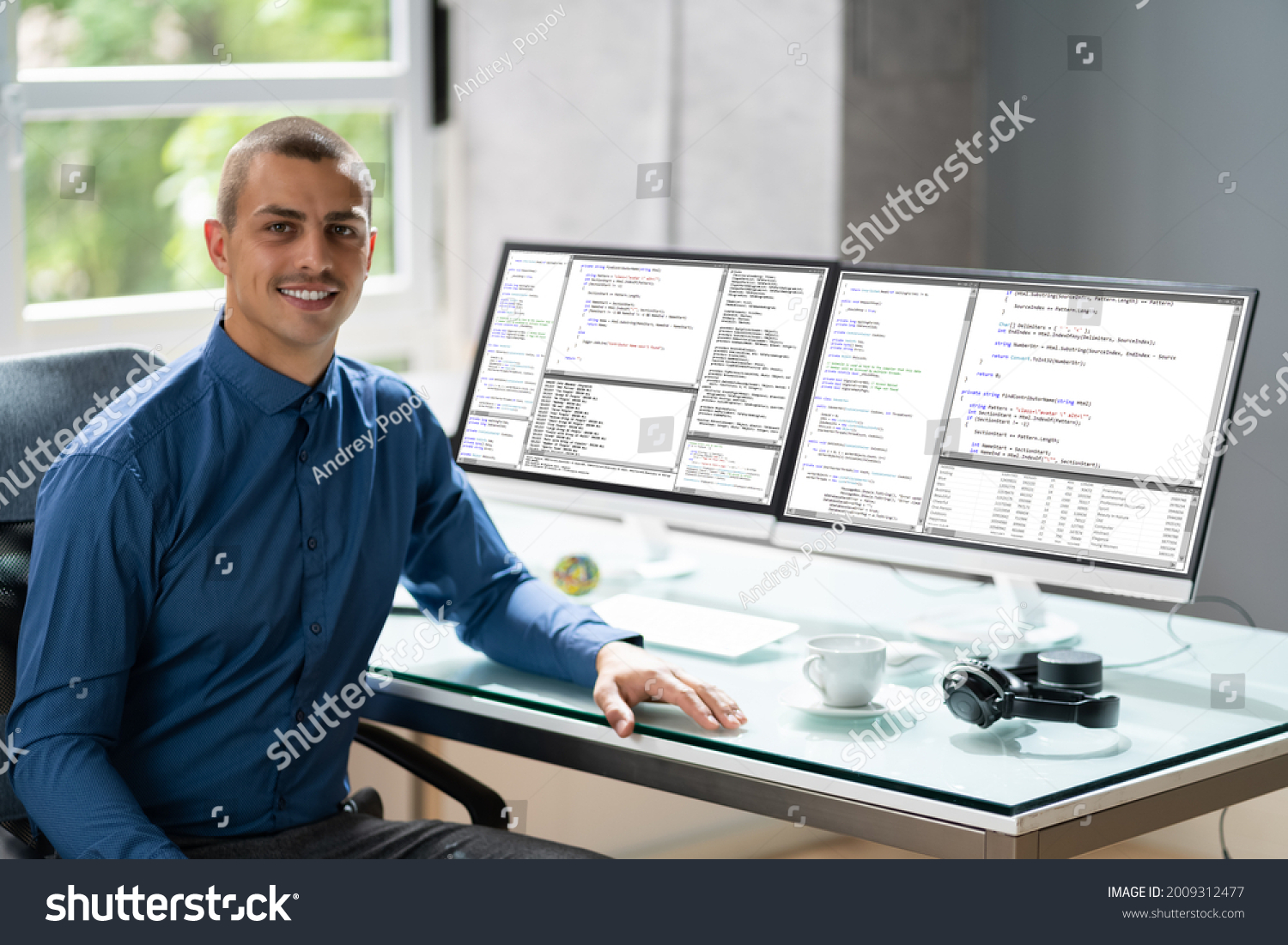 2,376 Man computer multiple monitors Images, Stock Photos & Vectors ...