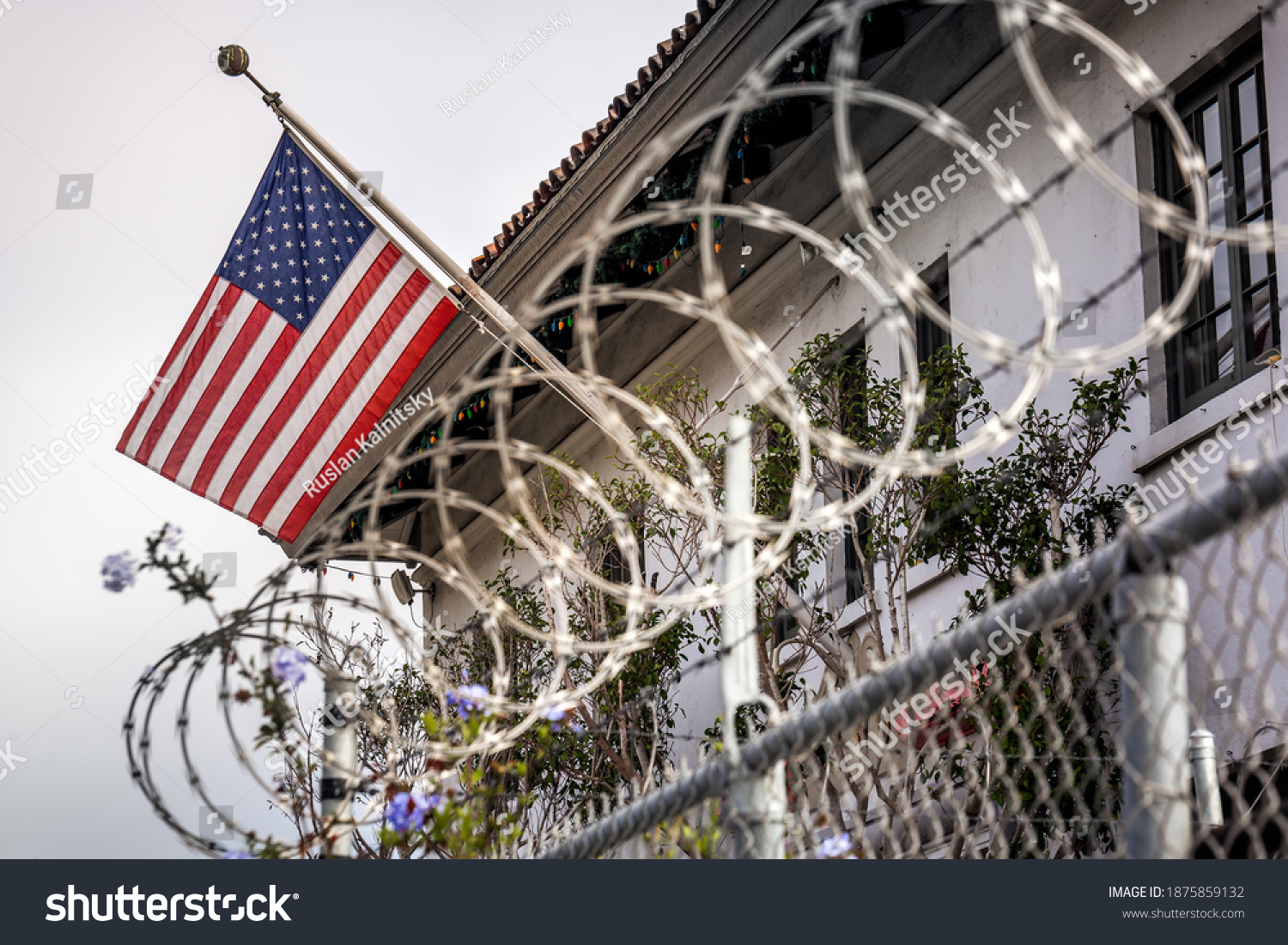 Aislacionismo: Imágenes, Fotos De Stock Y Vectores | Shutterstock