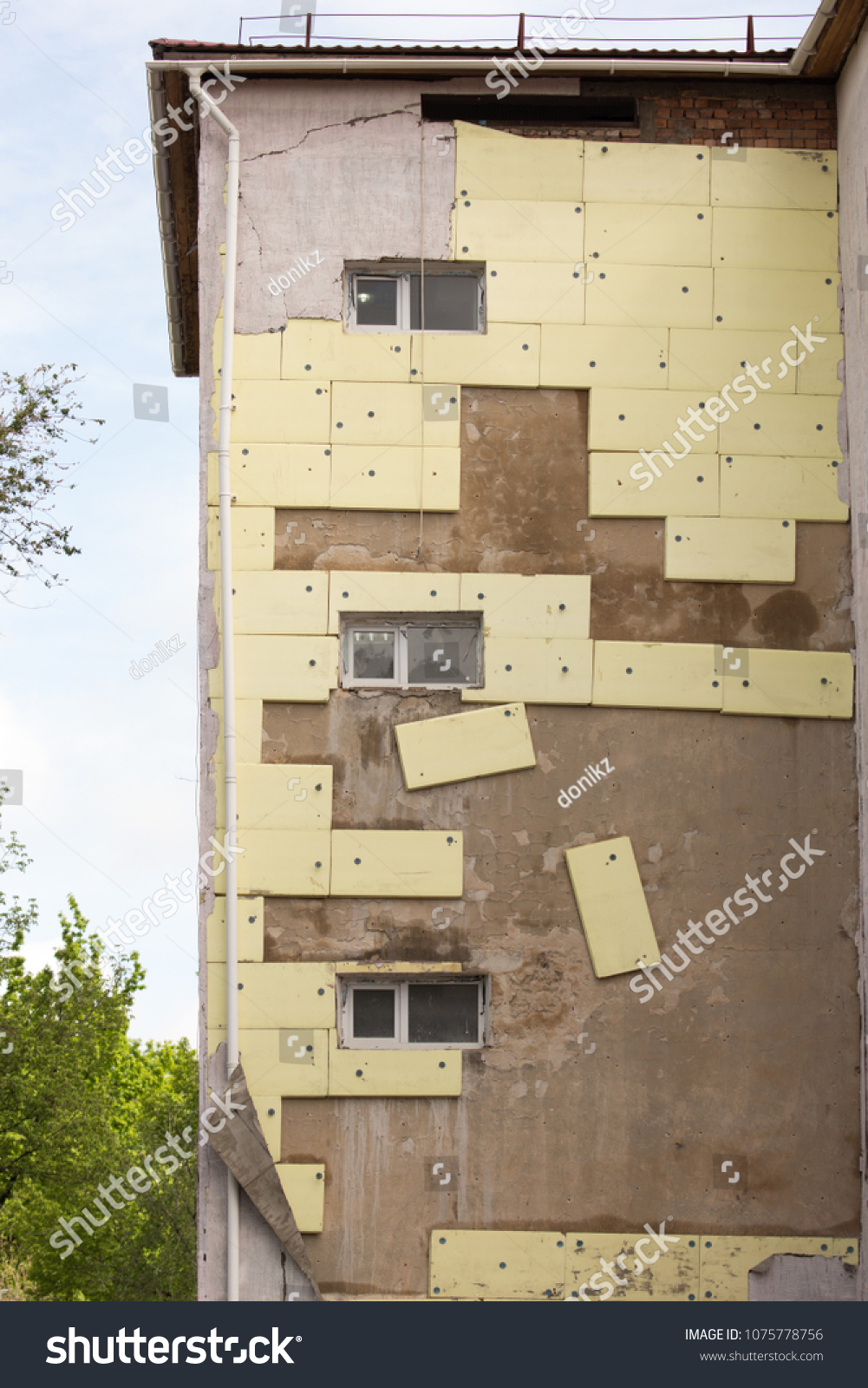 Quality insulation of the facade Quality insulation of the facade