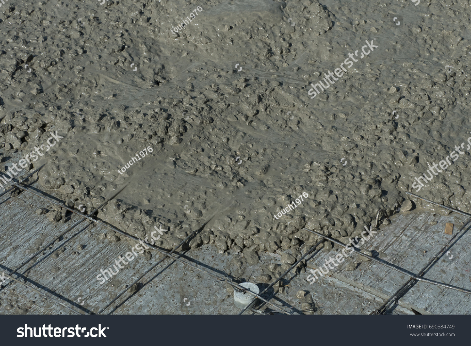 Construction Worker Compacting Liquid Cement Concrete Stock Photo ...