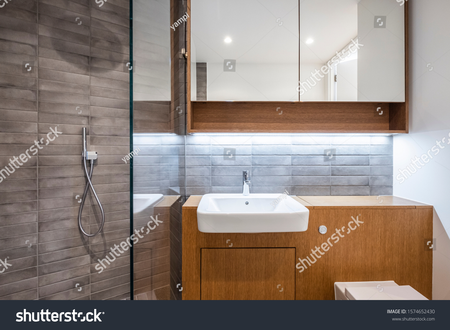 Contemporary En Suite Bathroom Three Piece Stock Photo Edit Now 1574652430