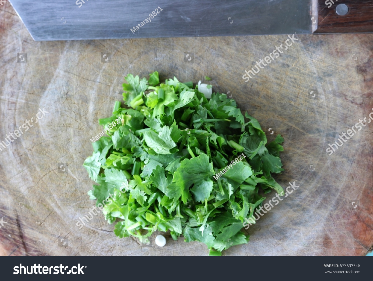 Coriander Coarse Cut Stock Photo Edit Now 673693546,Carnival Glass Bowl With Lid