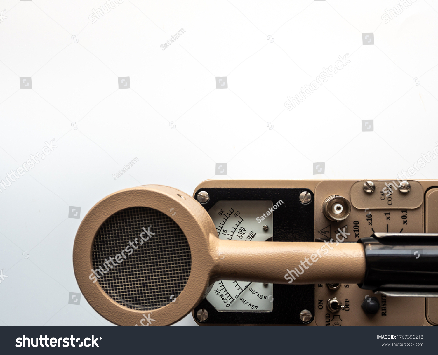 2.099 Radiation detector Gambar, Foto Stok & Vektor | Shutterstock