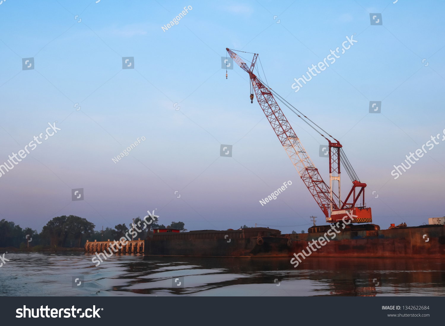 800 Lattice boom crane Images, Stock Photos & Vectors | Shutterstock