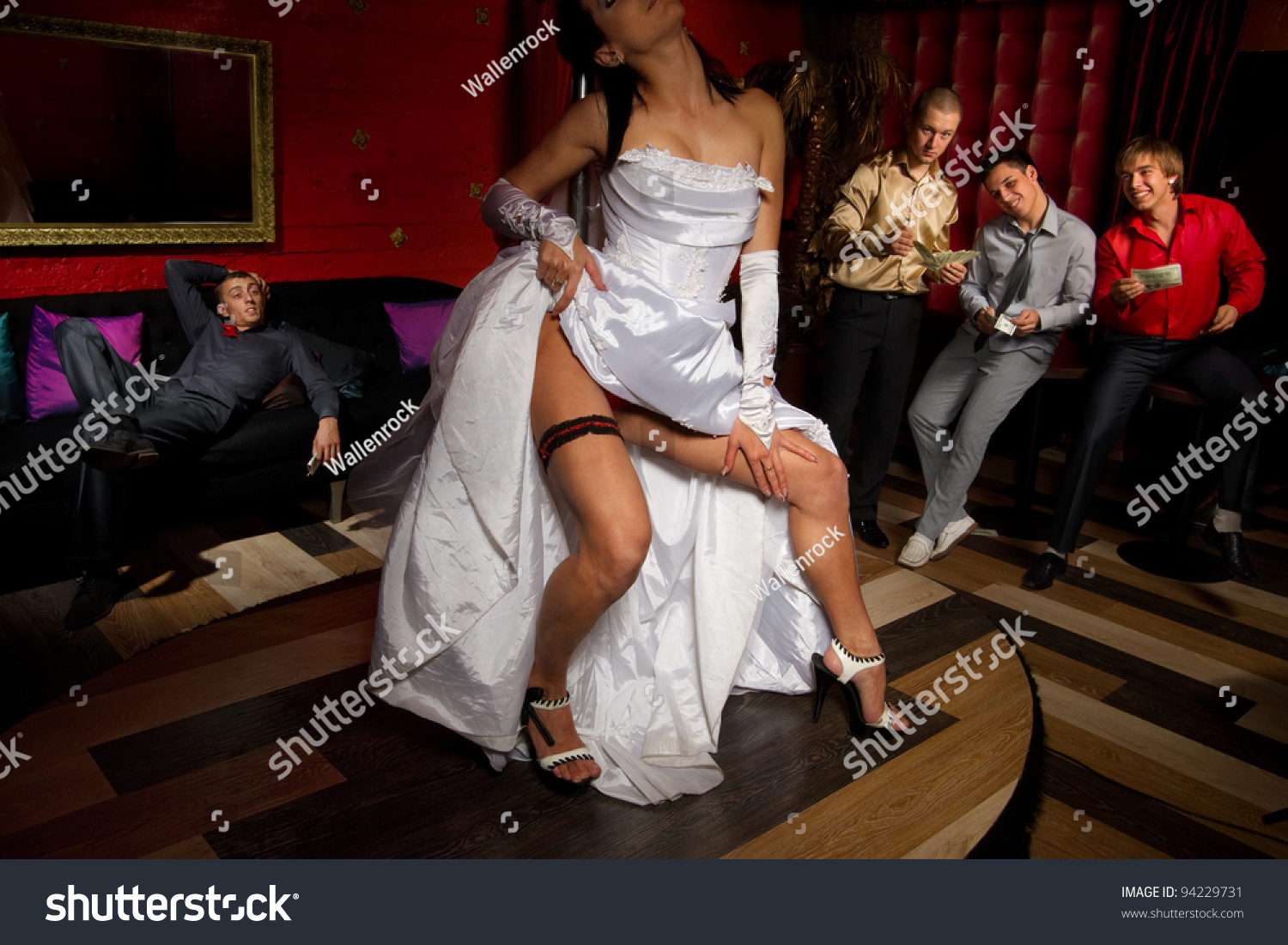 Секс невесты со свидетелями до свадьбы