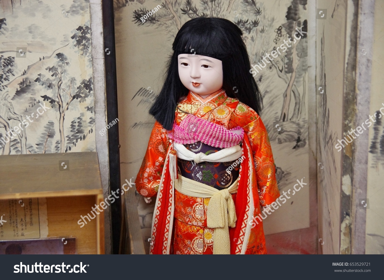 creepy japanese doll