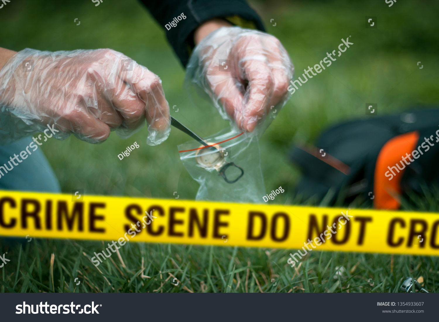 Crime Scene Expert Collecting Evidence Murder Stock Photo 1354933607 ...