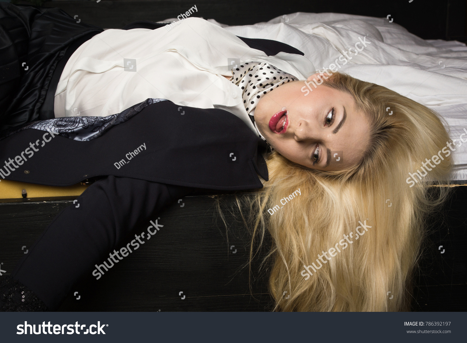 Crime Scene Imitation Strangled Business Woman Foto Stok 786392197 Shutterstock 9348