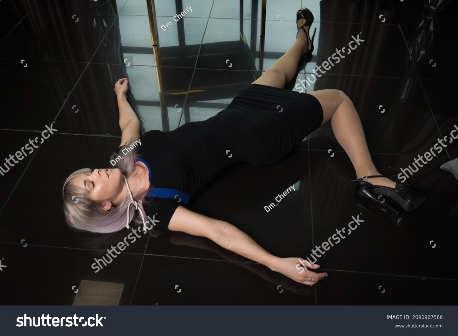 Crime Scene Simulation Dead Girl Lying Stockfoto Nu Bewerken 2090967586 5356