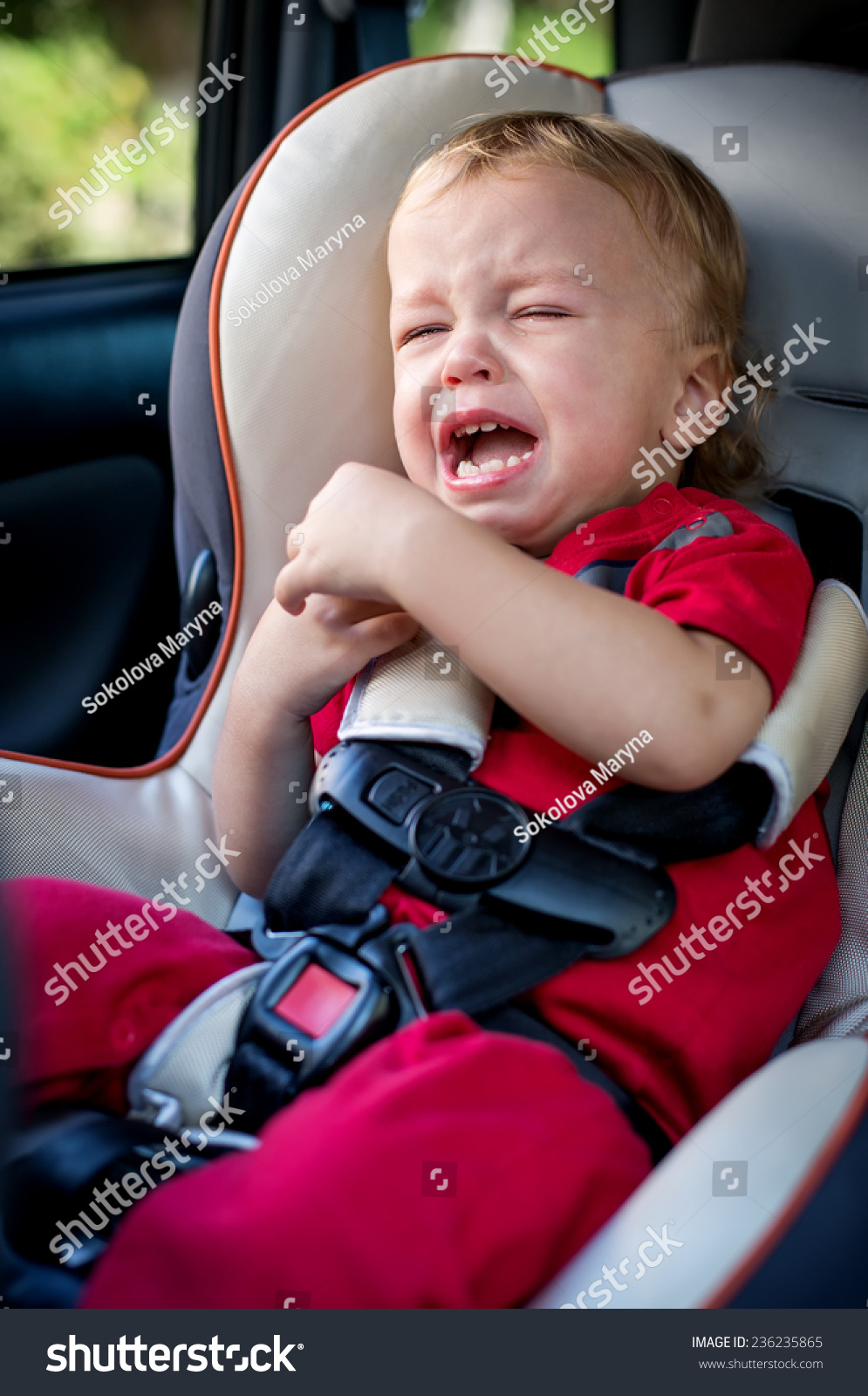 baby cries in car seat