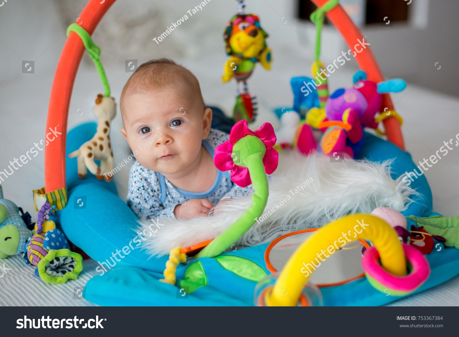 toys to hang on baby gym