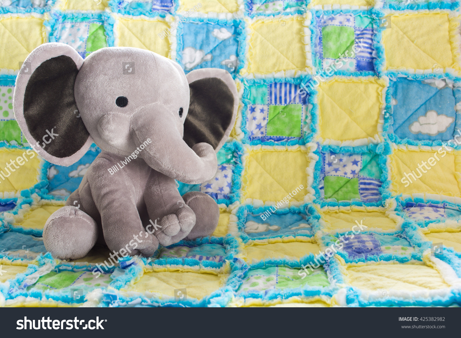 Cute Baby Elephant Stuffed Animal On库存照片425382982 | Shutterstock