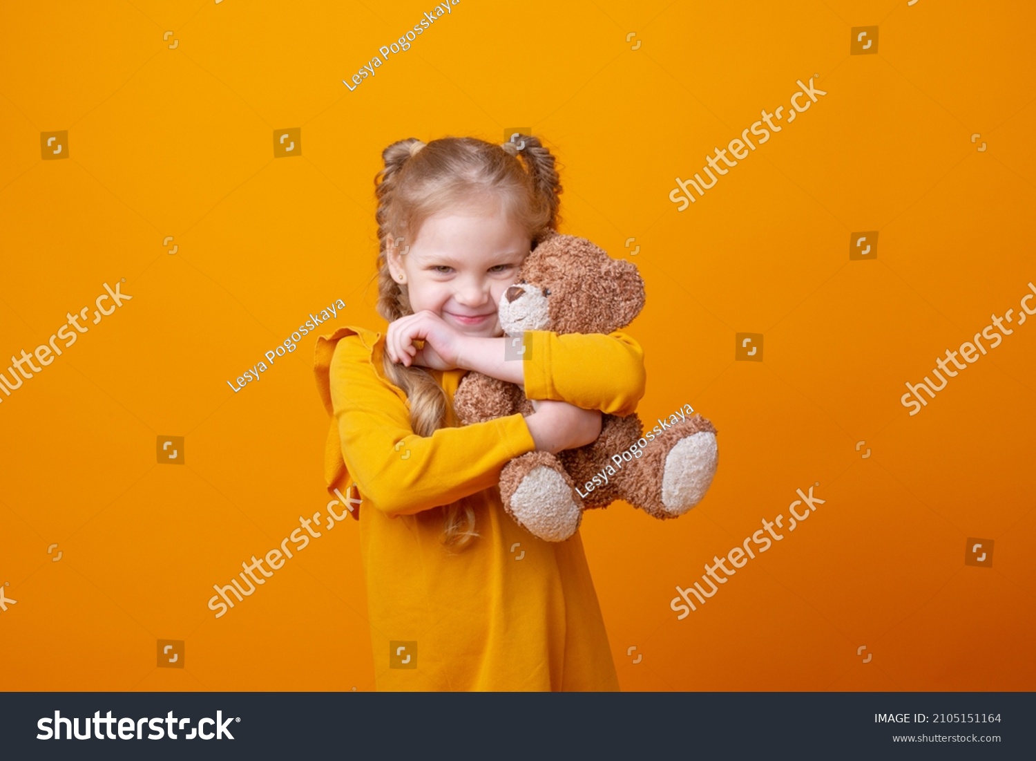 Cute Little Girl Holding Teddy Bear Stock Photo 2105151164 | Shutterstock