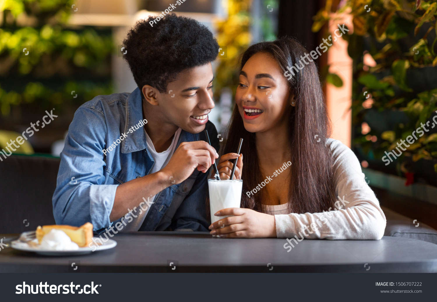 4,340 African american couple restaurant Images, Stock Photos & Vectors ...