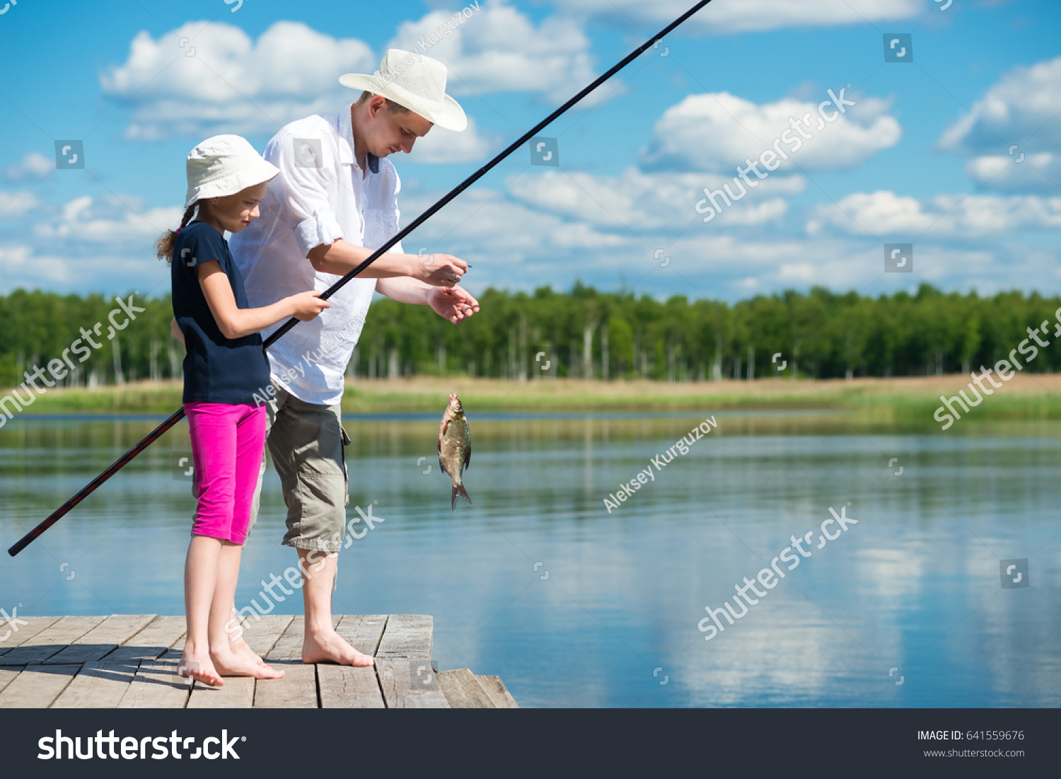 2,027 Imágenes De Father Daughter Fishing - Imágenes, Fotos Y Vectores ...