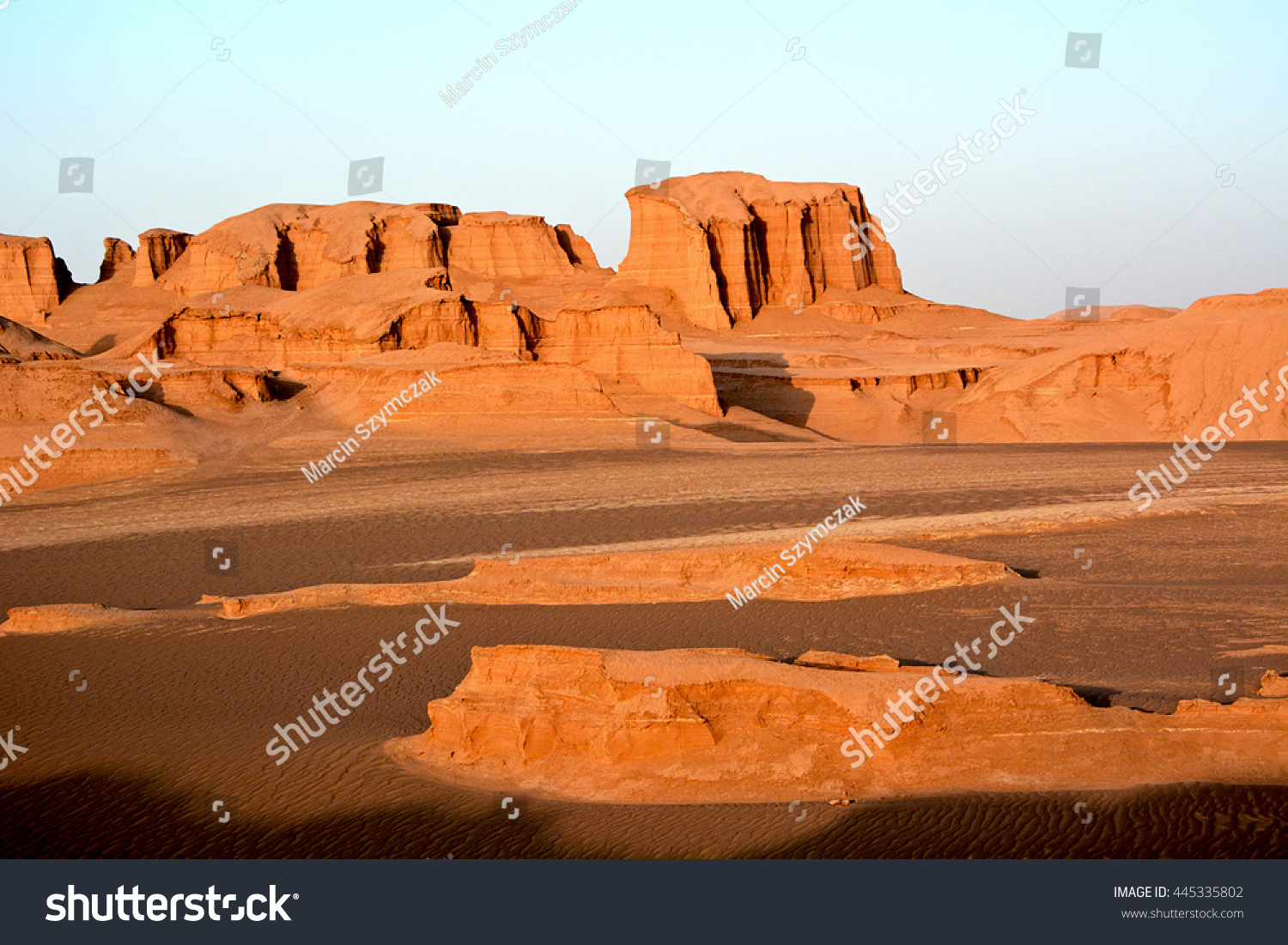 Desierto de lut: imágenes, fotos de stock y vectores | Shutterstock