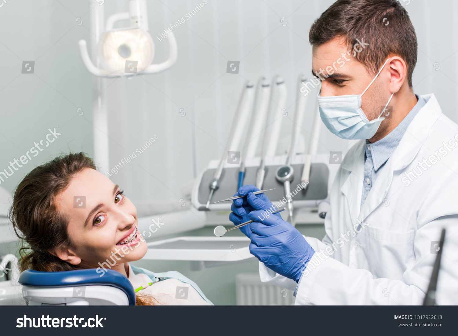 latex gloves dentist