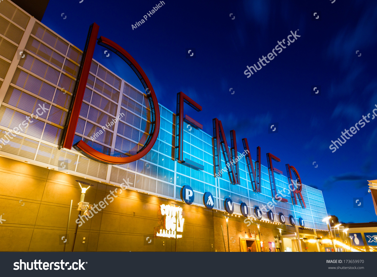 3 424 16 Street Mall Images Stock Photos Vectors Shutterstock   Stock Photo Denver Colorado December Th Street Mall In Denver During The Christmas Season 173659970 